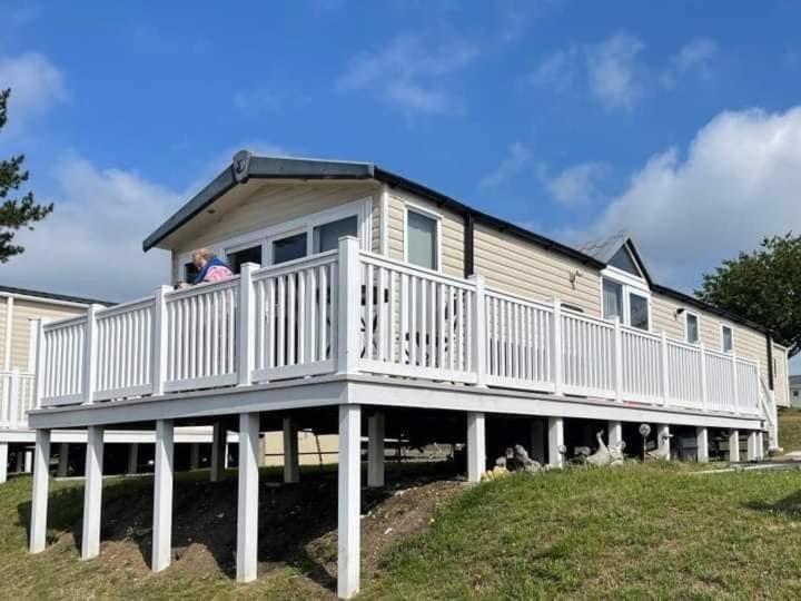 Sea Breeze Cabin Poole Dış mekan fotoğraf