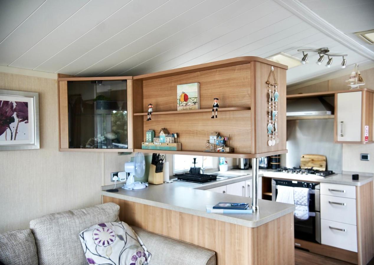 Sea Breeze Cabin Poole Dış mekan fotoğraf