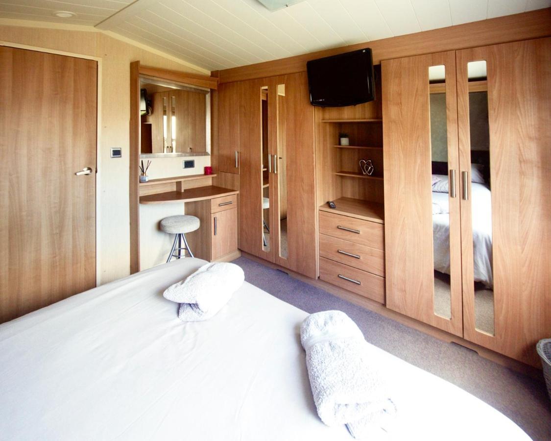 Sea Breeze Cabin Poole Dış mekan fotoğraf